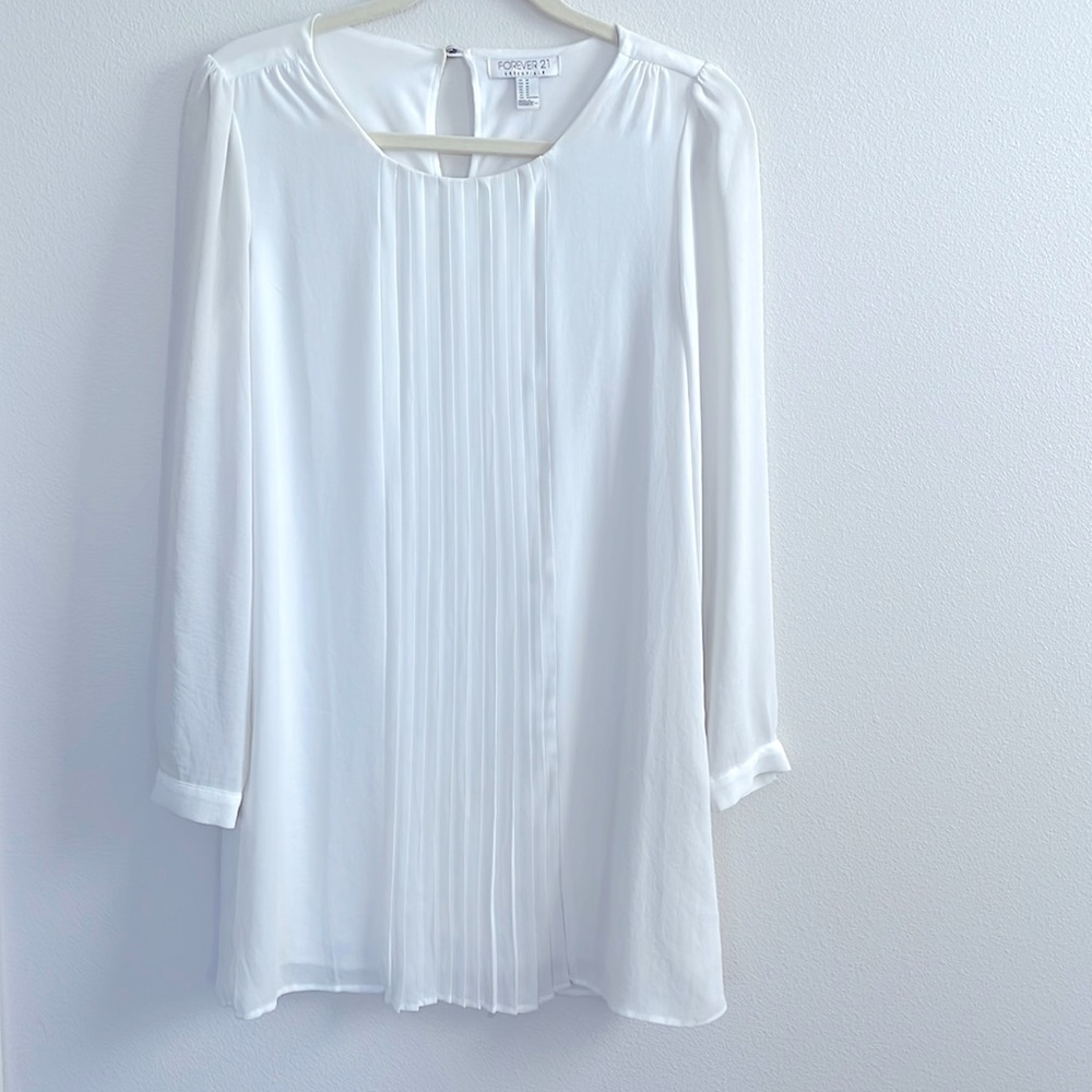 Forever 21 women’s white dress -size M